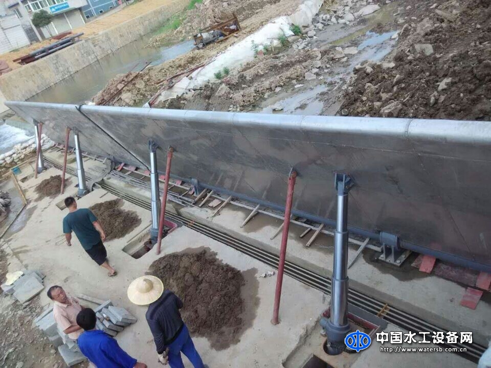 節(jié)能型自由升降式攔河儲水泄洪壩